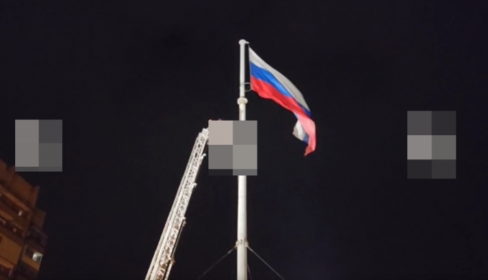 окупанти спробували виправдати зникнення російського прапора у Мелітополі